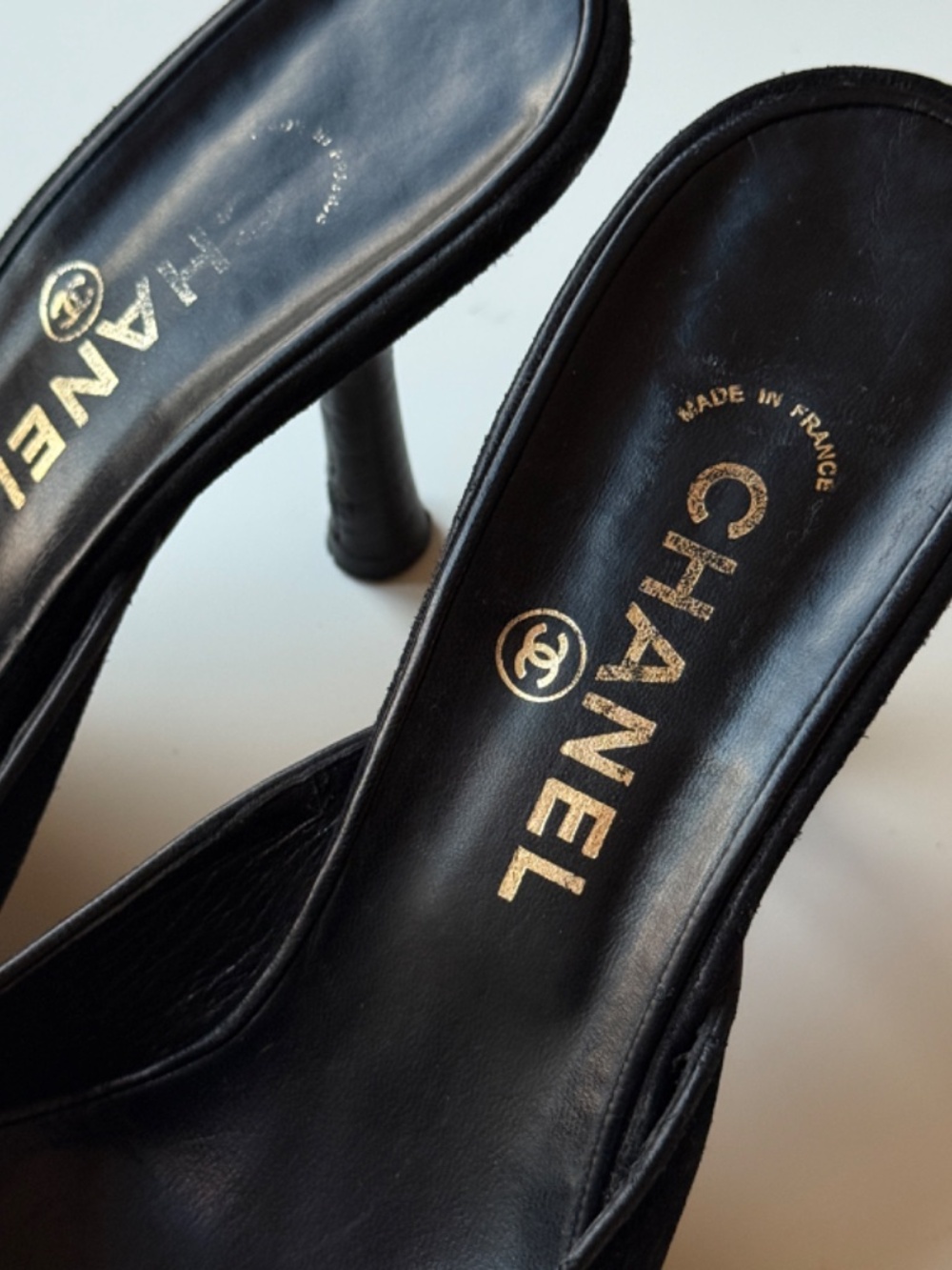 CHANEL vintage black suede mules, EU 39.5 / US 9, 3.5’’ heel - Picture 6 of 15